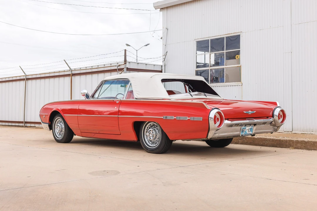 1962 Ford Thunderbird 3rd Gen - Image 24 of 31