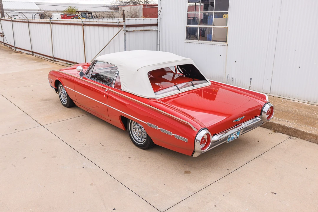 1962 Ford Thunderbird 3rd Gen - Image 25 of 31