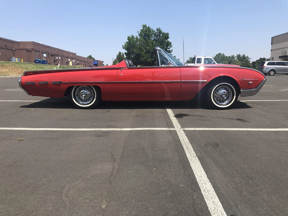 1962 Ford Thunderbird 3rd Gen - Image 9 of 31