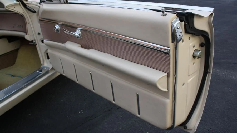 1962 Ford Thunderbird 3rd Gen - Image 23 of 29