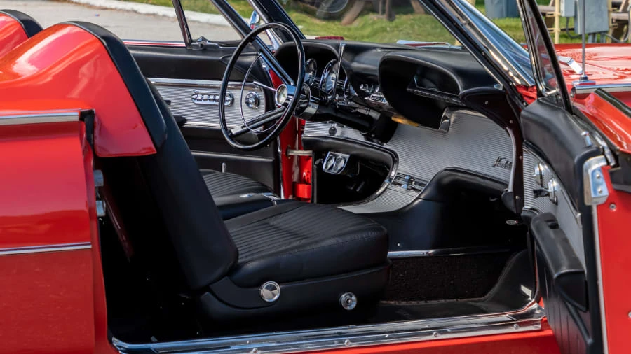 1962 Ford Thunderbird 3rd Gen - Image 5 of 31