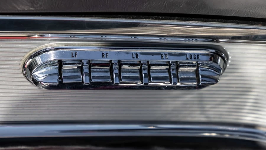 1962 Ford Thunderbird 3rd Gen - Image 11 of 31