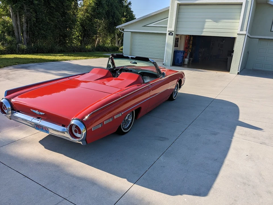 1962 Ford Thunderbird 3rd Gen - Image 11 of 31