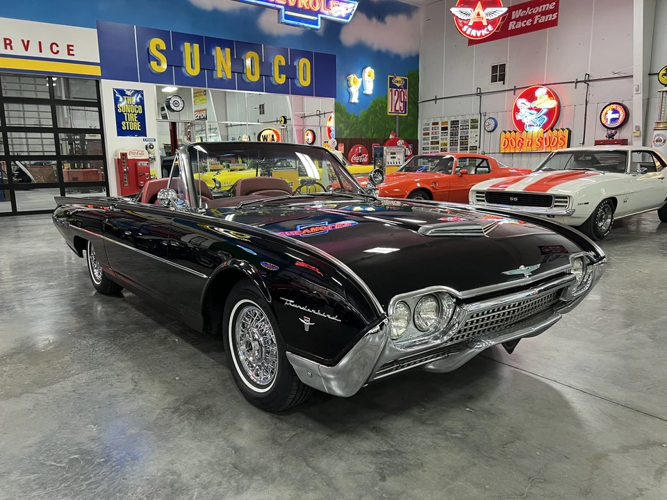1962 Ford Thunderbird 3rd Gen - Image 9 of 31