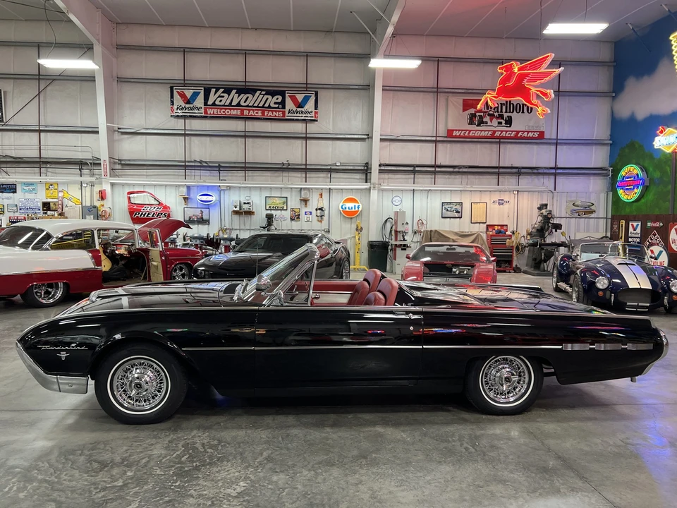 1962 Ford Thunderbird 3rd Gen - Image 4 of 31