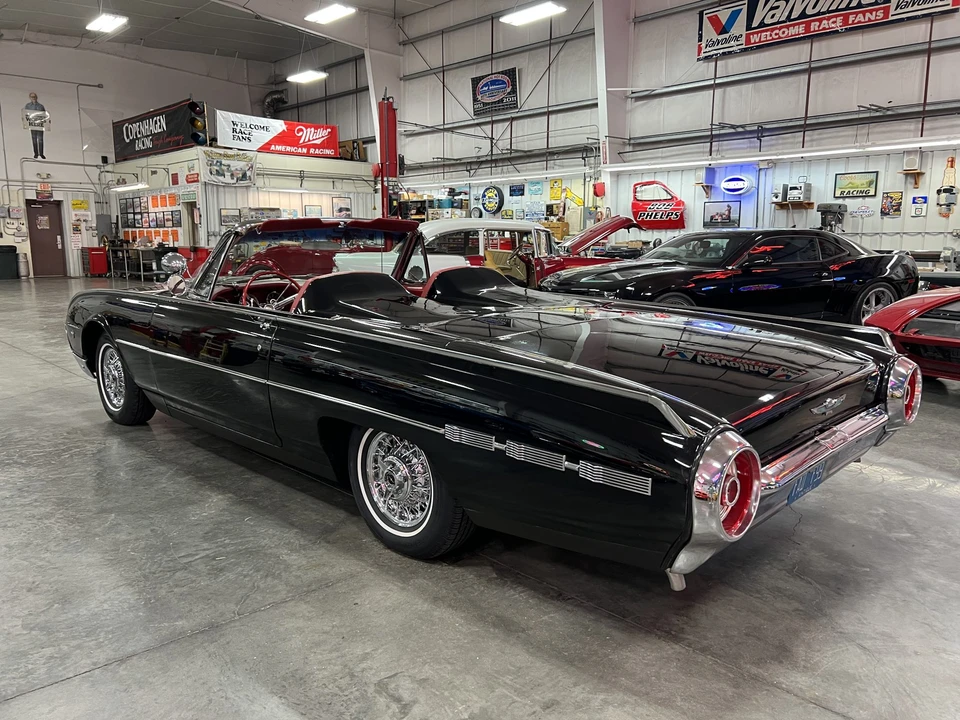 1962 Ford Thunderbird 3rd Gen - Image 5 of 31