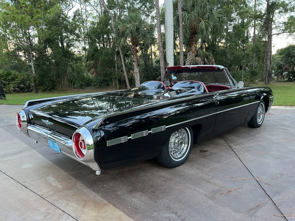 1962 Ford Thunderbird 3rd Gen - Image 19 of 31