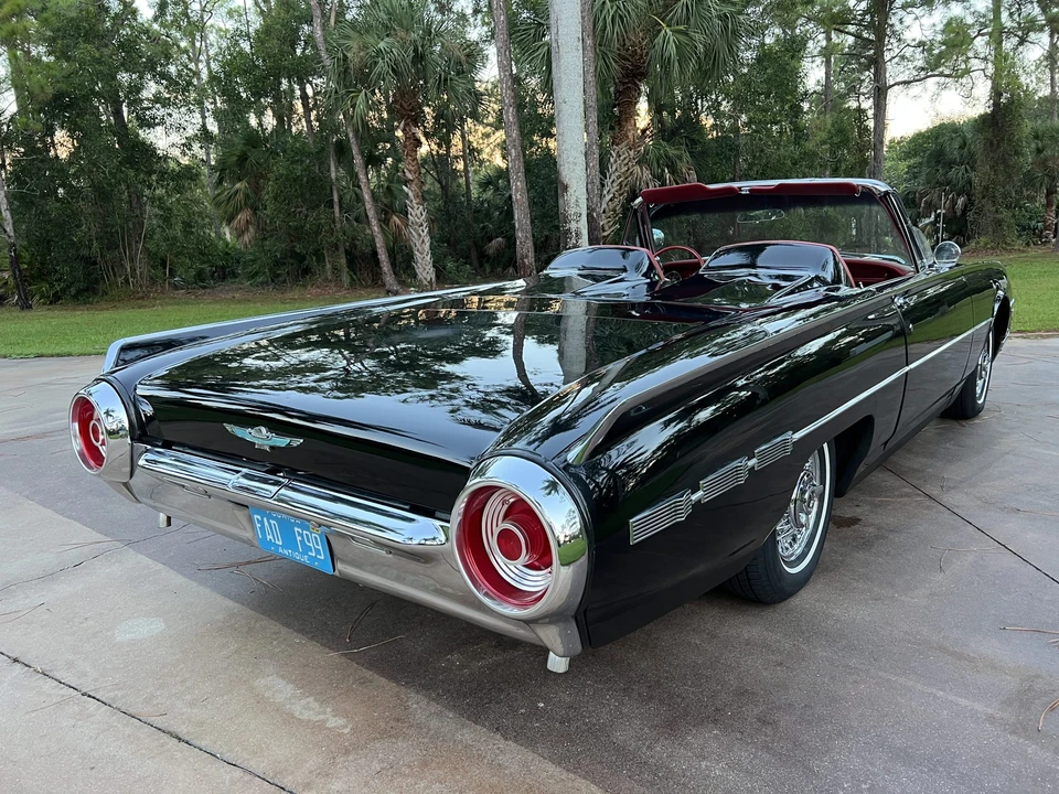 1962 Ford Thunderbird 3rd Gen - Image 18 of 31