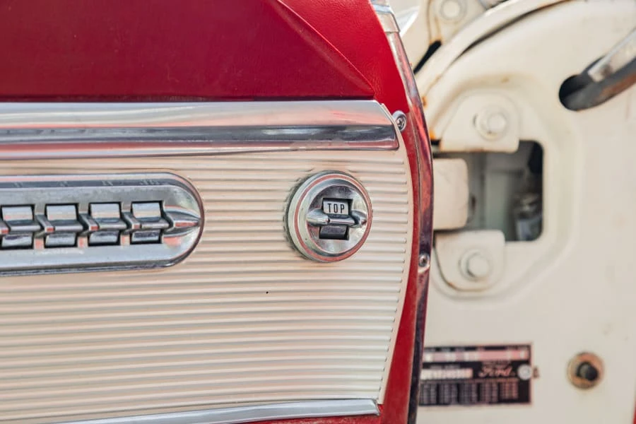 1962 Ford Thunderbird 3rd Gen - Image 19 of 31