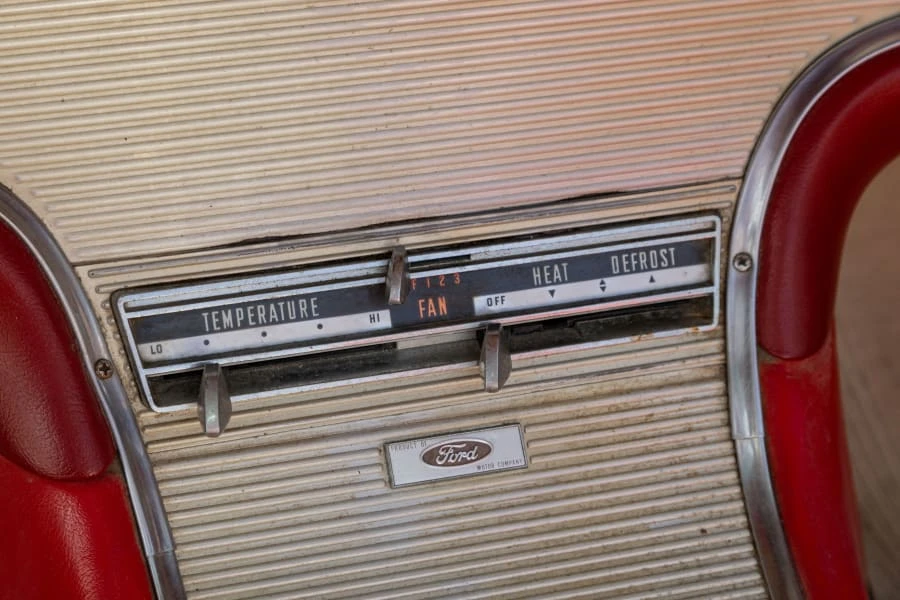 1962 Ford Thunderbird 3rd Gen - Image 18 of 31
