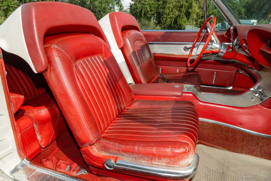1962 Ford Thunderbird 3rd Gen - Image 28 of 31