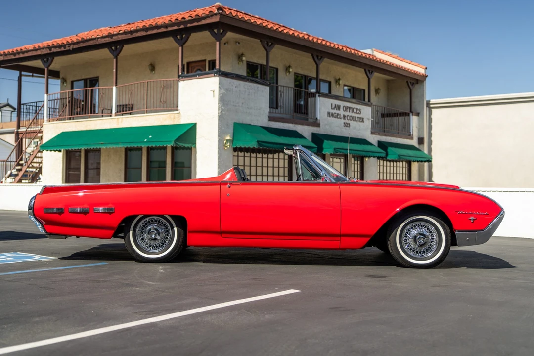 1962 Ford Thunderbird 3rd Gen - Image 9 of 31