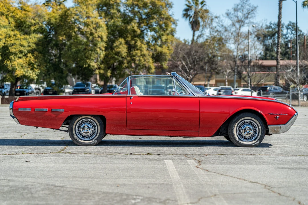 1962 Ford Thunderbird 3rd Gen - Image 5 of 31