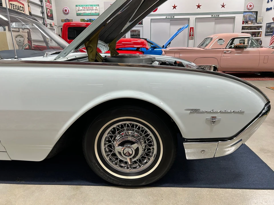 1962 Ford Thunderbird 3rd Gen - Image 22 of 31