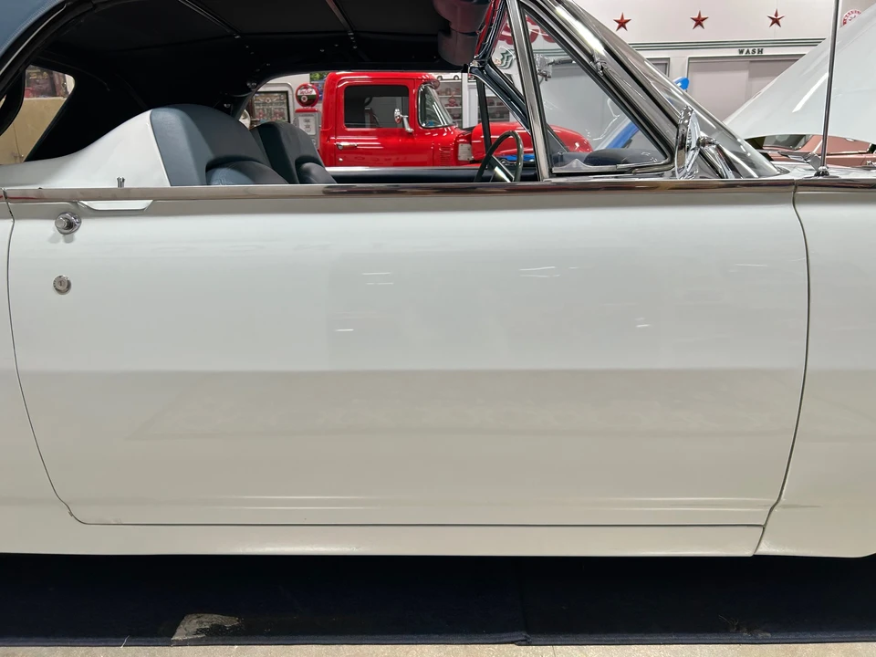 1962 Ford Thunderbird 3rd Gen - Image 21 of 31