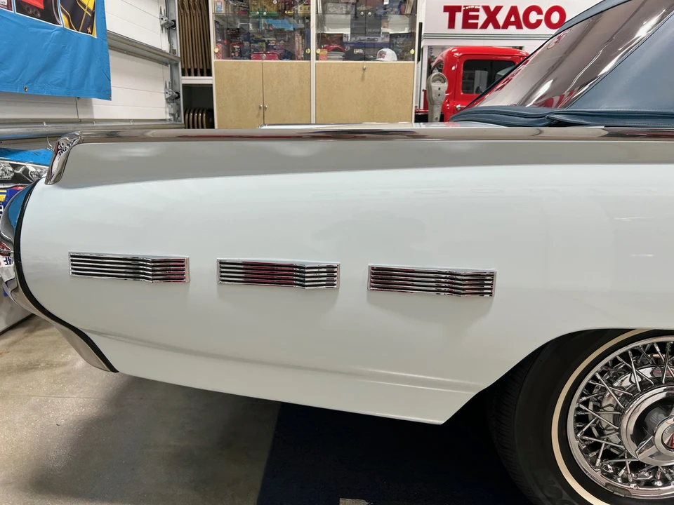 1962 Ford Thunderbird 3rd Gen - Image 19 of 31