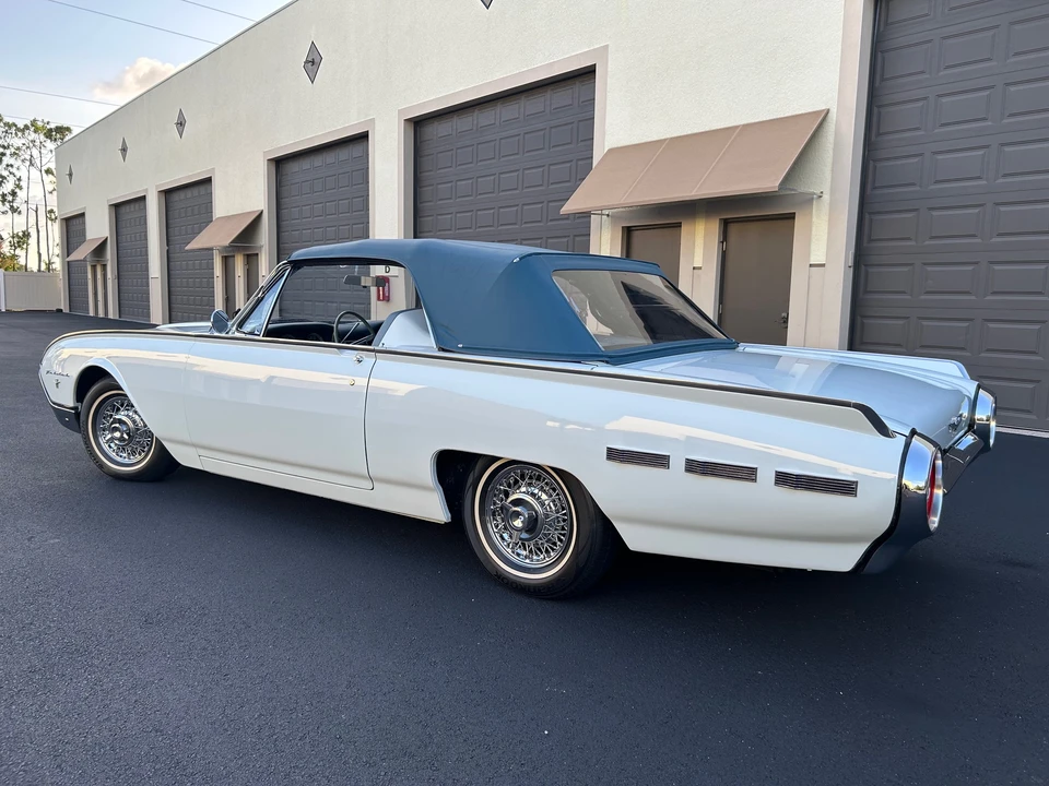 1962 Ford Thunderbird 3rd Gen - Image 10 of 31
