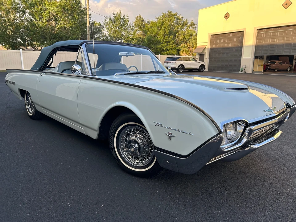 1962 Ford Thunderbird 3rd Gen - Image 16 of 31