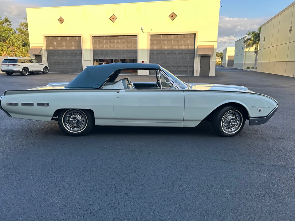 1962 Ford Thunderbird 3rd Gen - Image 15 of 31