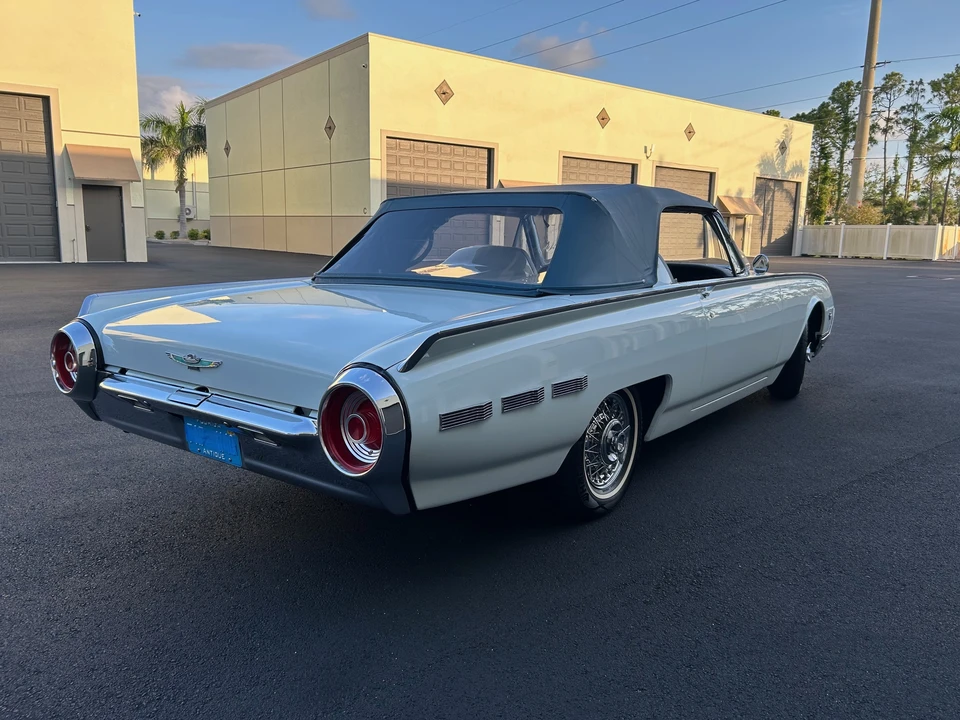 1962 Ford Thunderbird 3rd Gen - Image 14 of 31