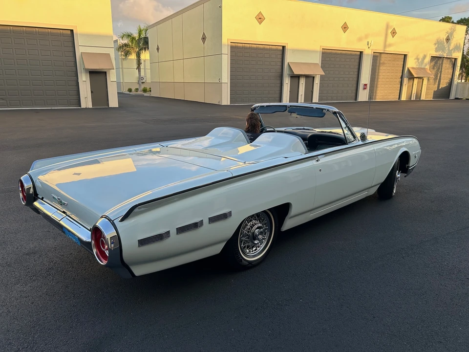 1962 Ford Thunderbird 3rd Gen - Image 5 of 31