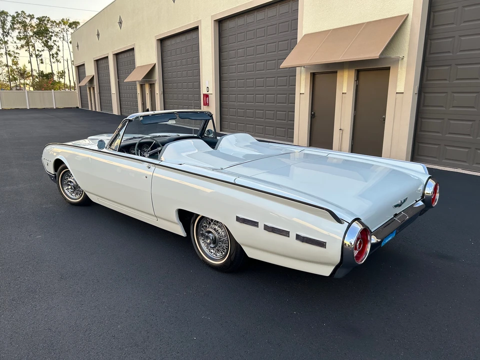 1962 Ford Thunderbird 3rd Gen - Image 4 of 31