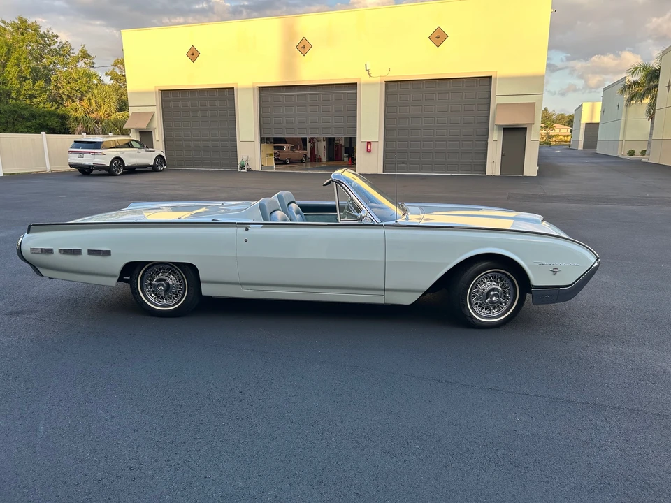 1962 Ford Thunderbird 3rd Gen - Image 6 of 31