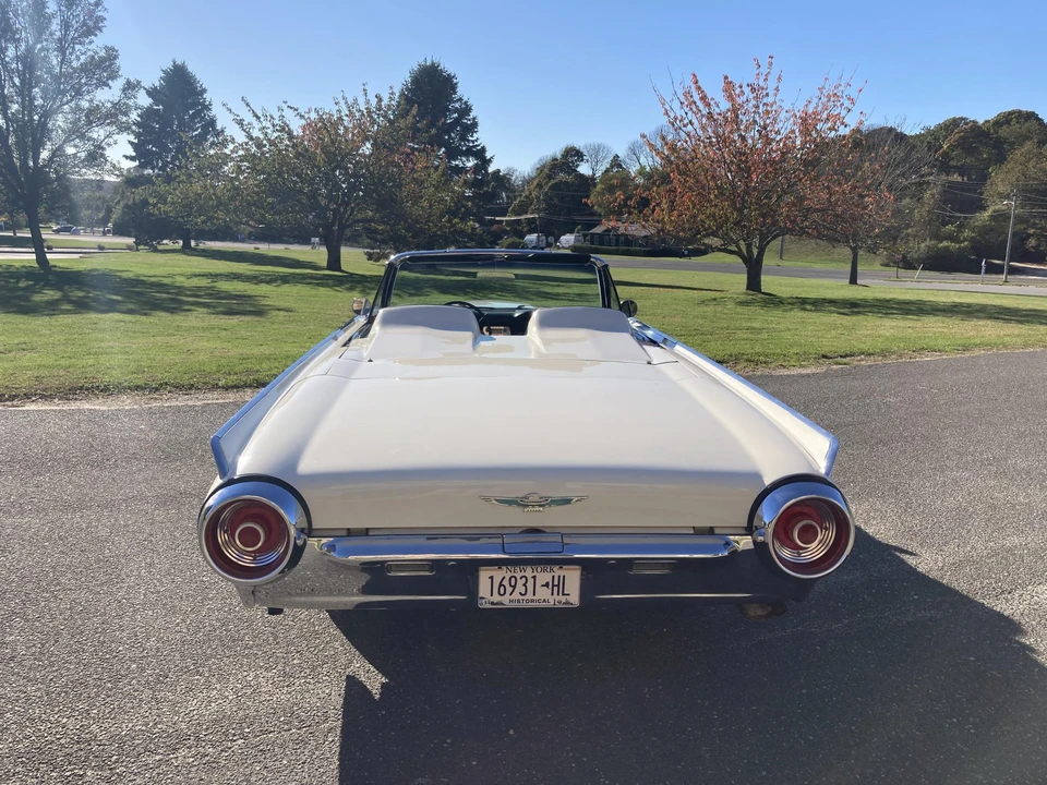 1962 Ford Thunderbird 3rd Gen - Image 7 of 31