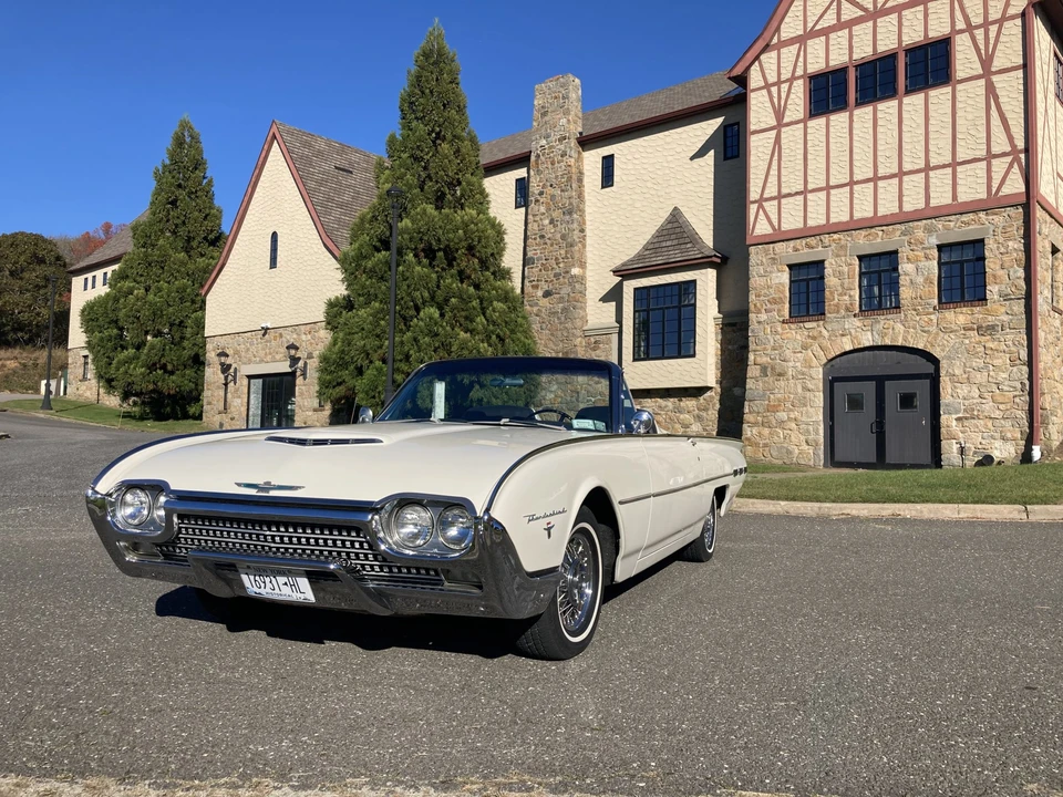 1962 Ford Thunderbird 3rd Gen - Image 2 of 31