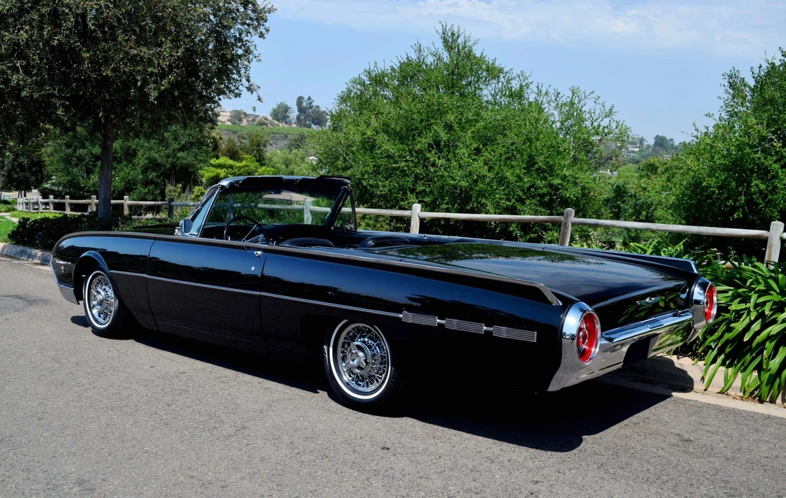 1962 Ford Thunderbird 3rd Gen - Image 11 of 31