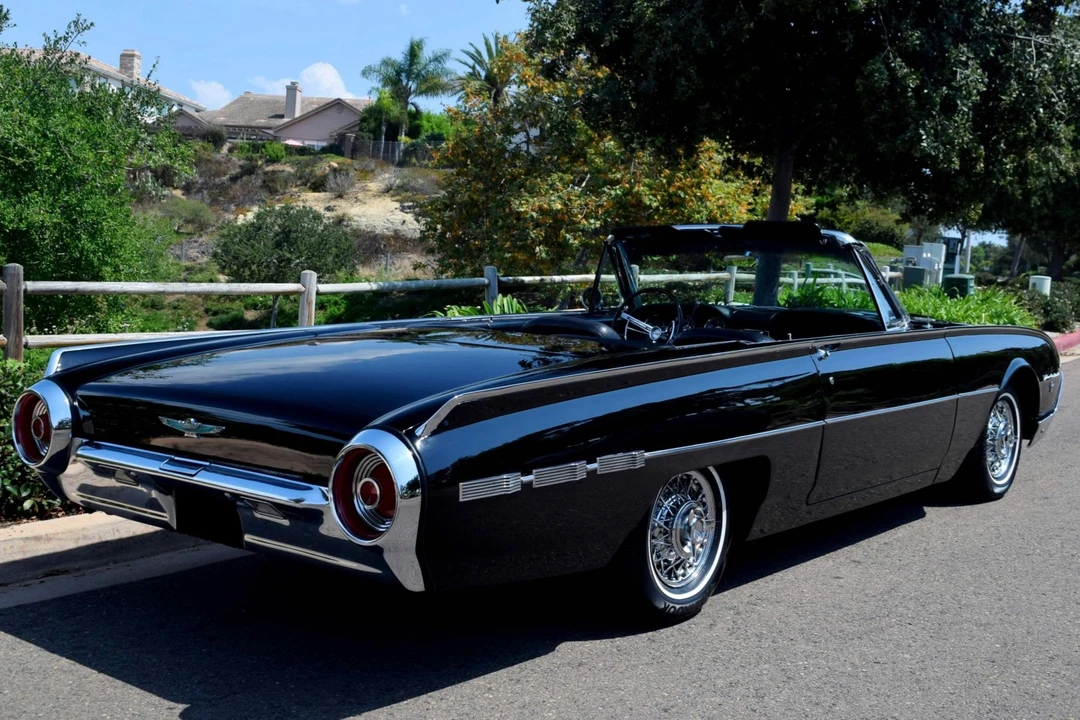 1962 Ford Thunderbird 3rd Gen - Image 18 of 31