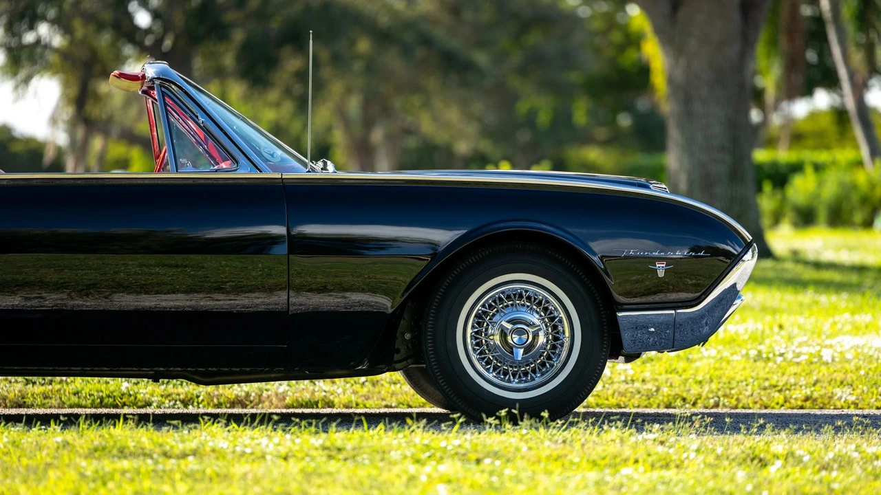 1962 Ford Thunderbird 3rd Gen - Image 19 of 31
