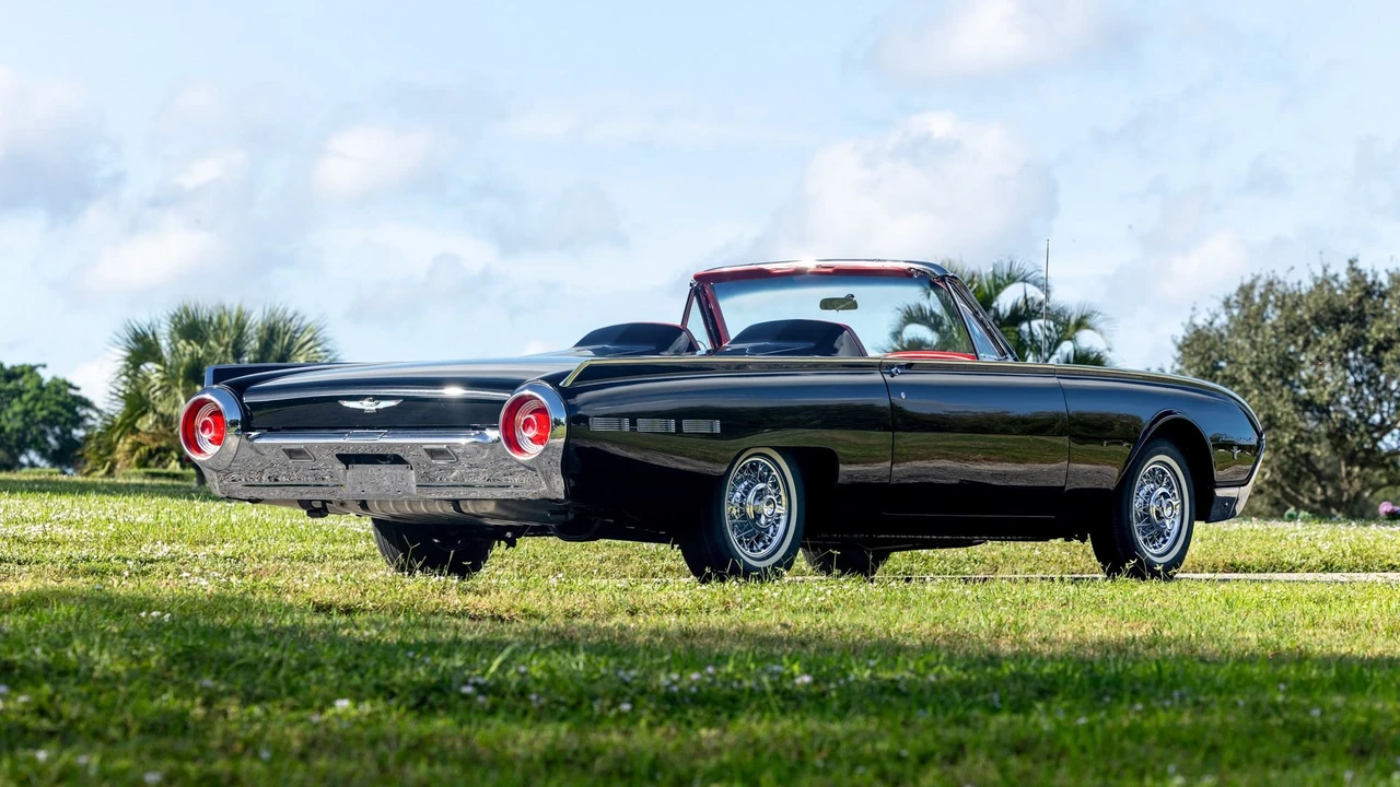 1962 Ford Thunderbird 3rd Gen - Image 17 of 31