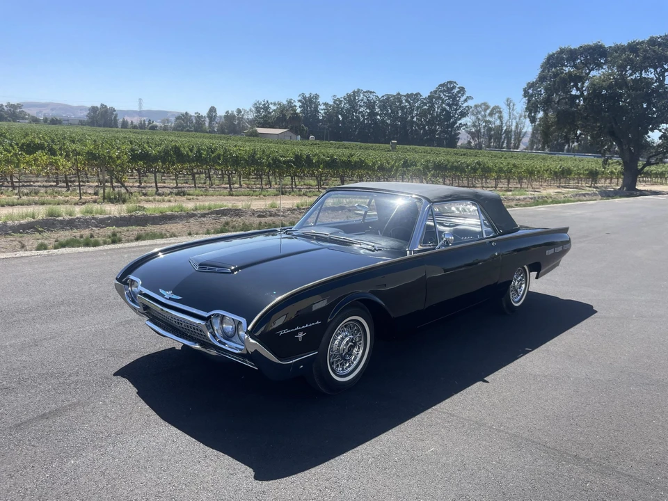1962 Ford Thunderbird 3rd Gen - Image 2 of 31