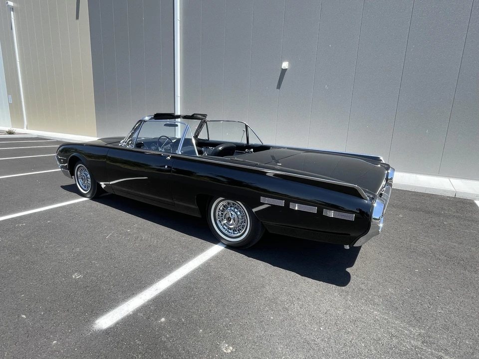 1962 Ford Thunderbird 3rd Gen - Image 26 of 31