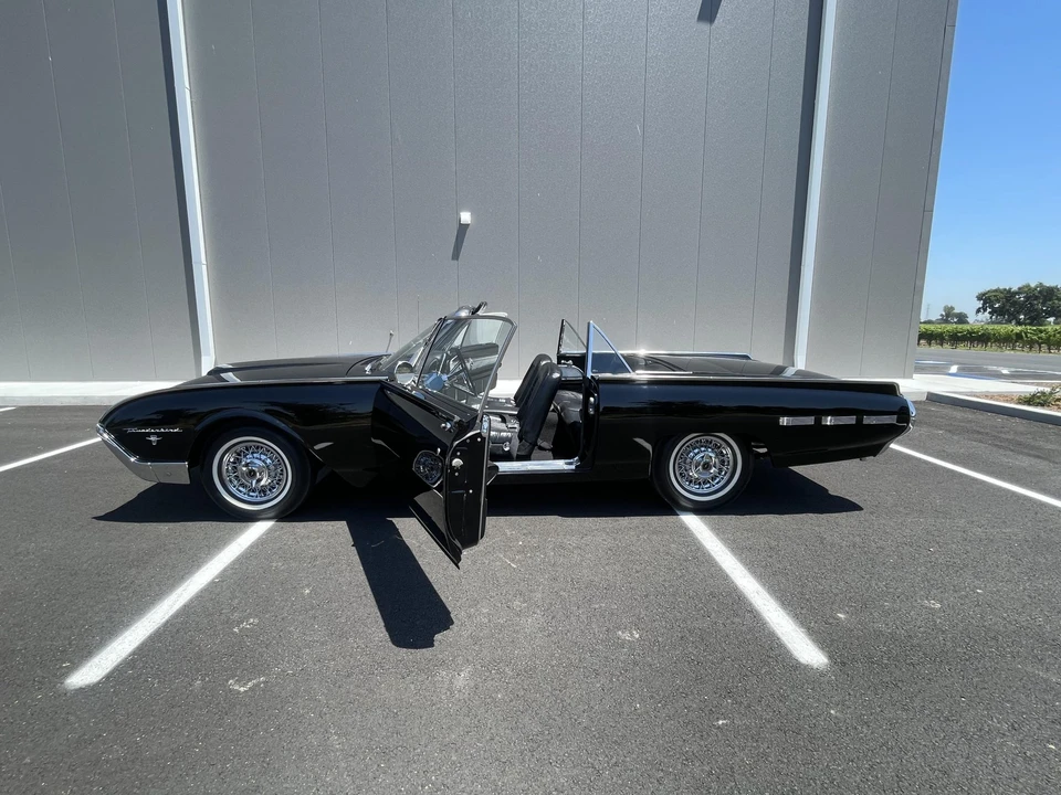 1962 Ford Thunderbird 3rd Gen - Image 25 of 31