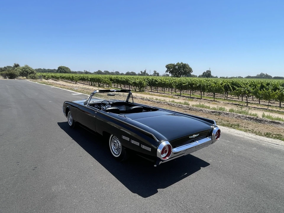 1962 Ford Thunderbird 3rd Gen - Image 10 of 31