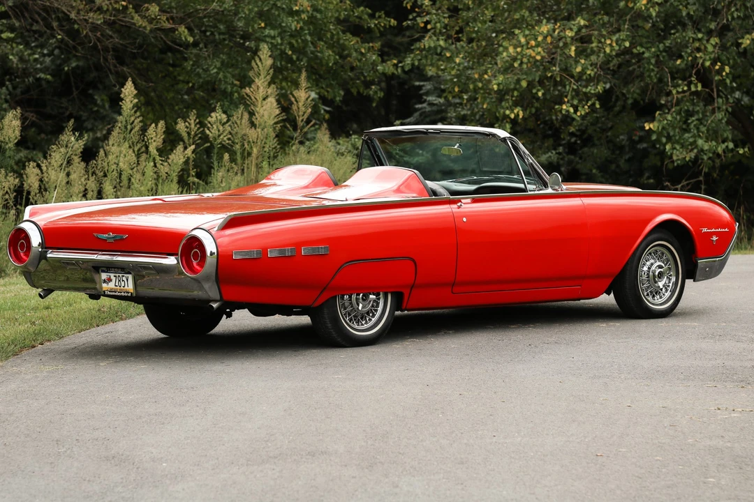 1962 Ford Thunderbird 3rd Gen - Image 11 of 31