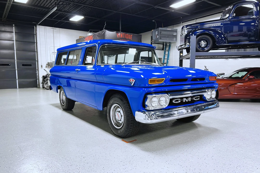 1962 GMC Suburban 5th Gen - Image 14 of 31