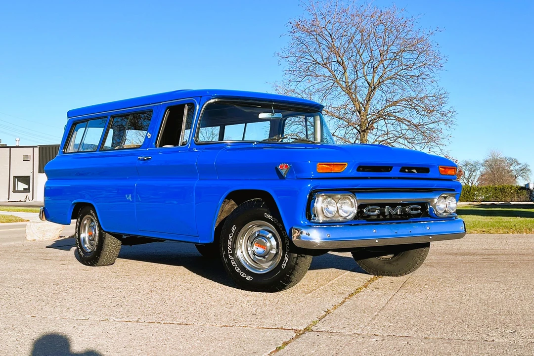 1962 GMC Suburban 5th Gen - Image 20 of 31
