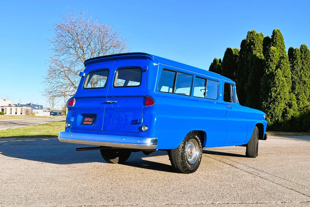 1962 GMC Suburban 5th Gen - Image 19 of 31