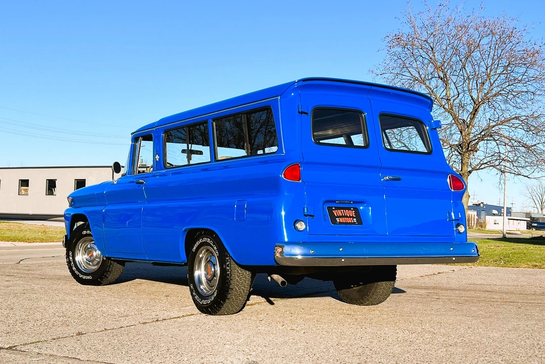1962 GMC Suburban 5th Gen - Image 18 of 31