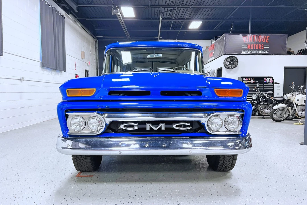 1962 GMC Suburban 5th Gen - Image 15 of 31