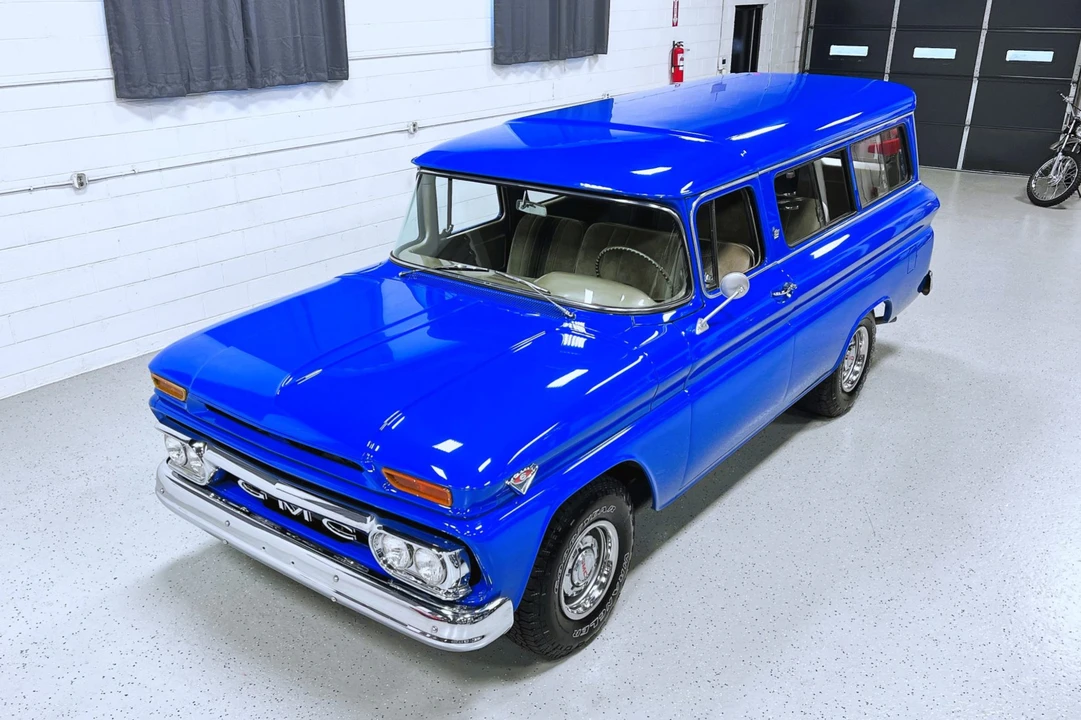 1962 GMC Suburban 5th Gen - Image 3 of 31