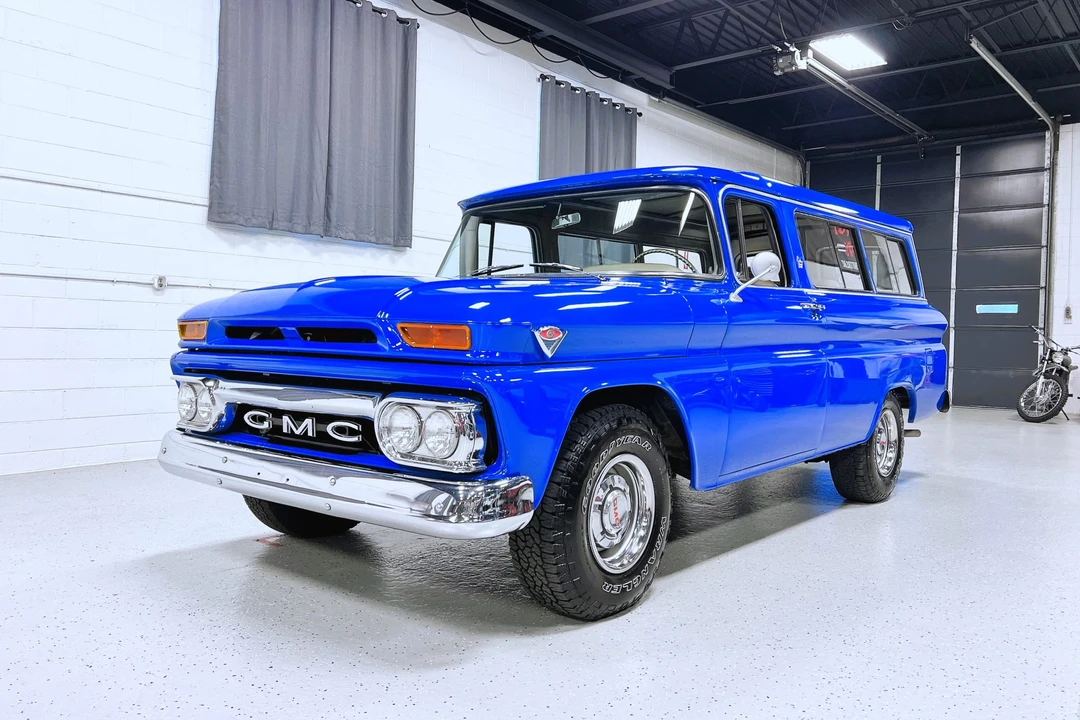 1962 GMC Suburban 5th Gen - Image 4 of 31