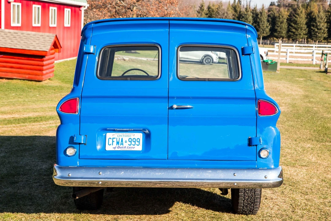 1962 GMC Suburban 5th Gen - Image 16 of 31