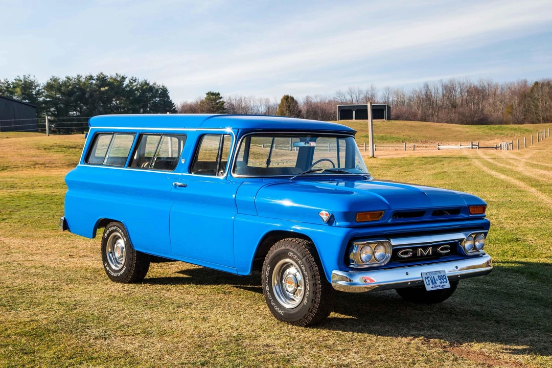 1962 GMC Suburban 5th Gen - Image 8 of 31