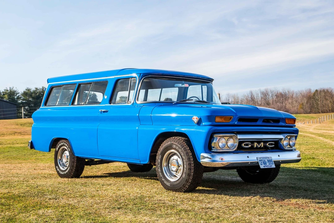 1962 GMC Suburban 5th Gen - Image 9 of 31