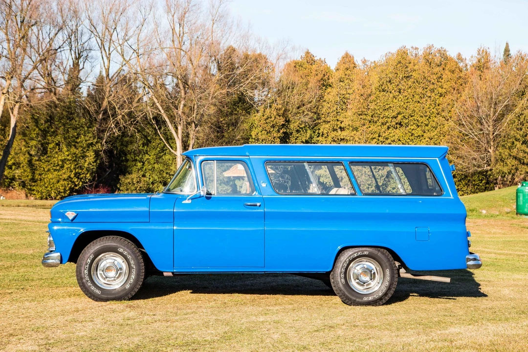 1962 GMC Suburban 5th Gen - Image 19 of 31