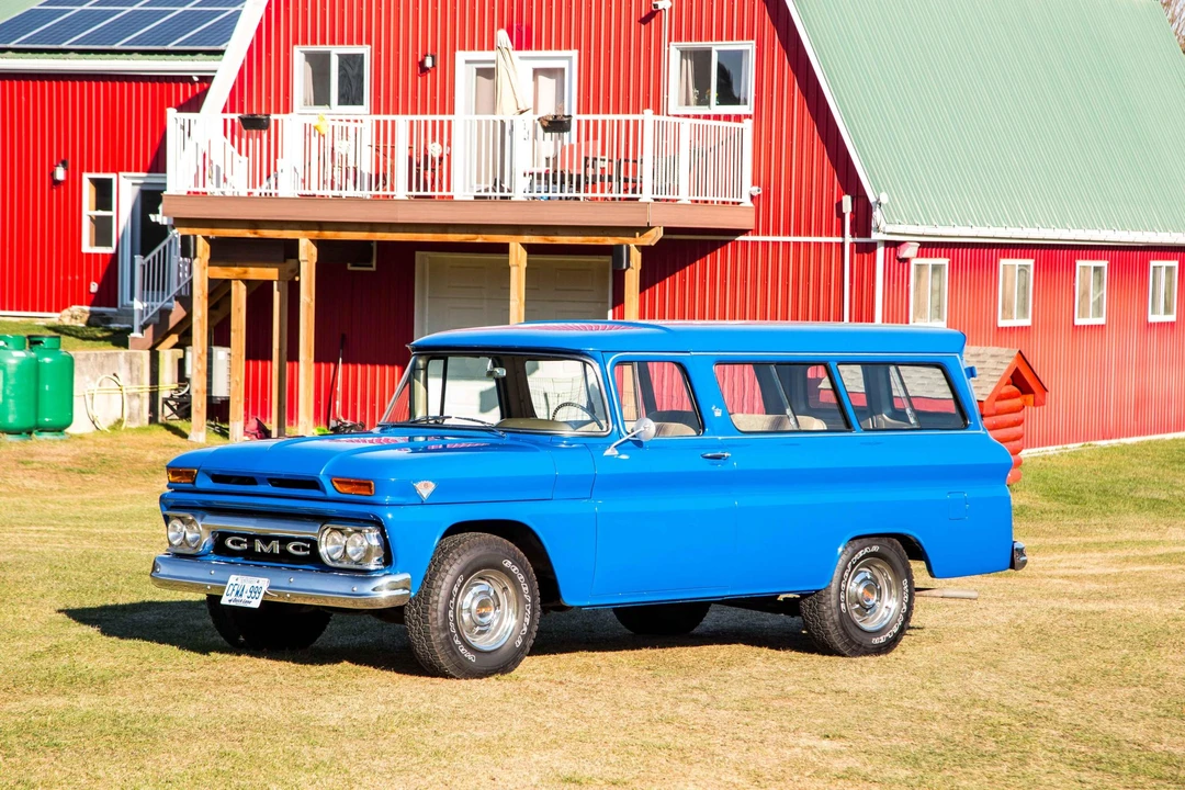 1962 GMC Suburban 5th Gen - Image 4 of 31